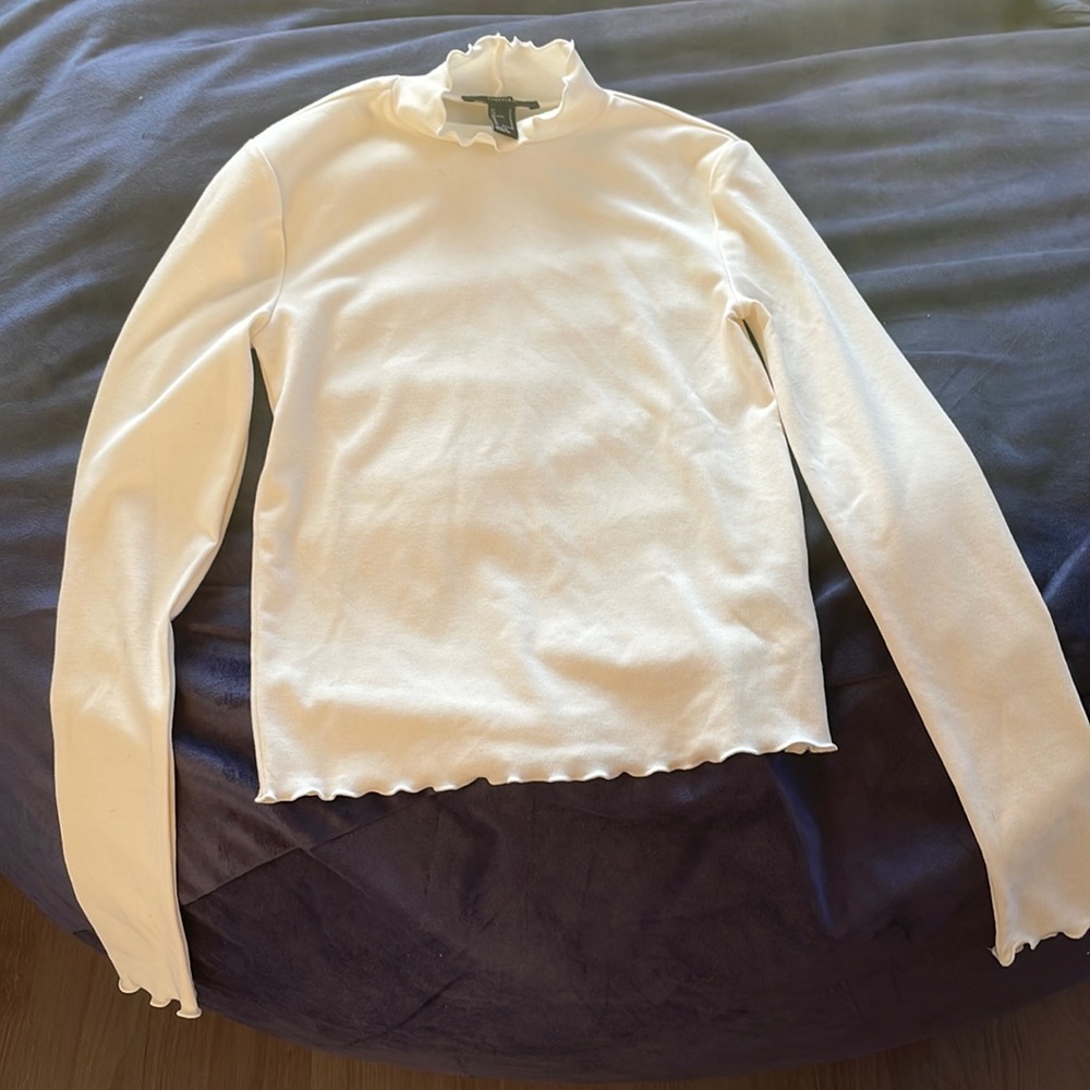Cream colored turtle neck. Forever 21. Women’s small.